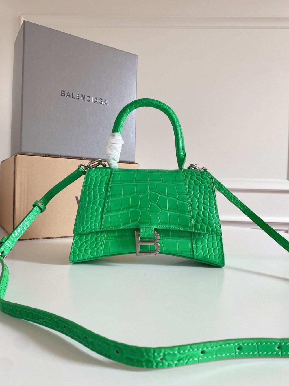 balenciaga hourglass bag