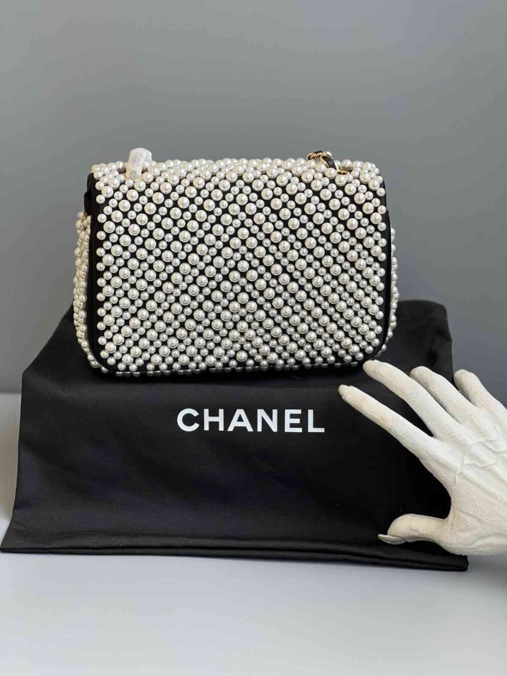 chanel pearl mini flap bag