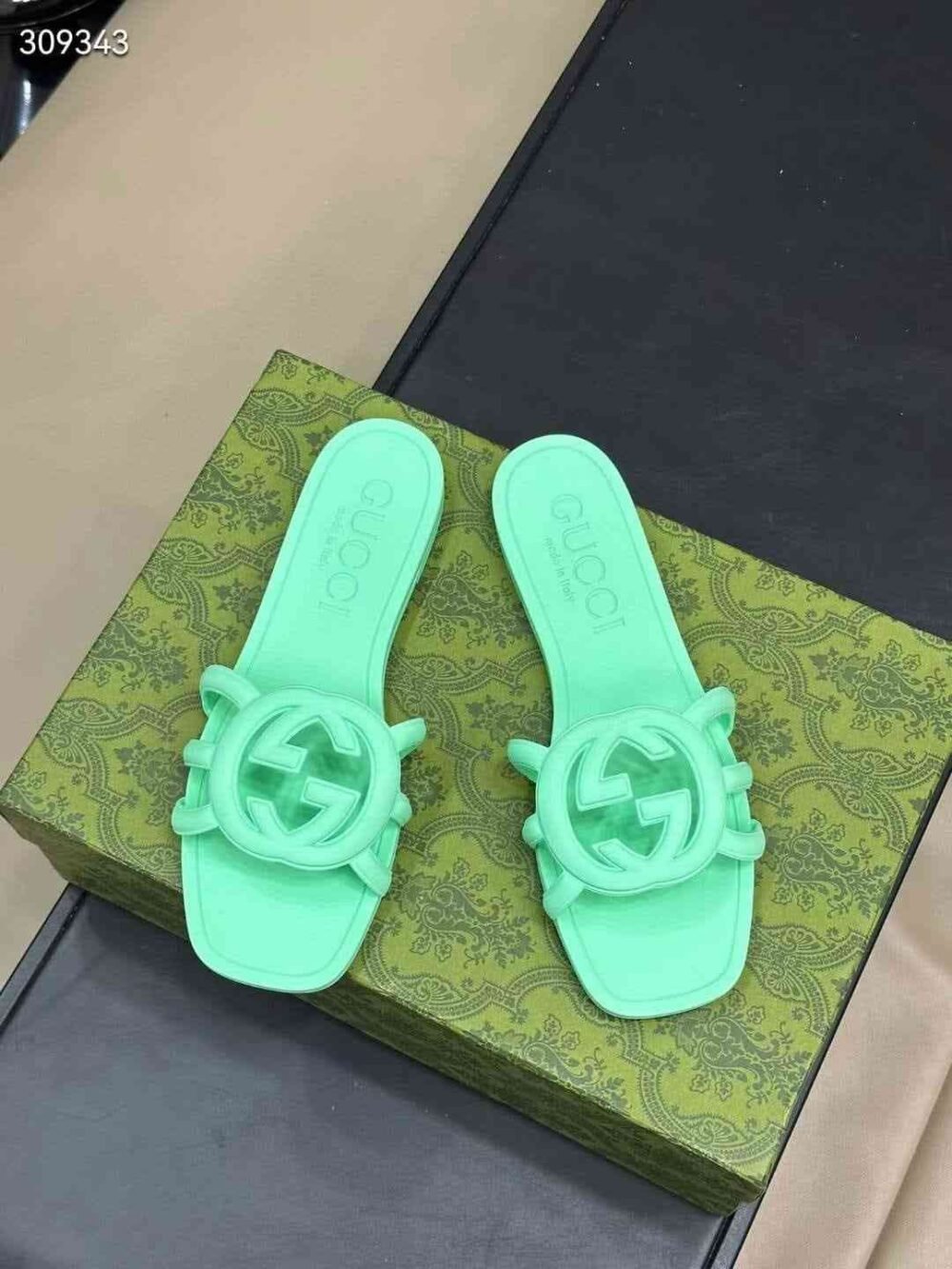 gucci rubber sandals