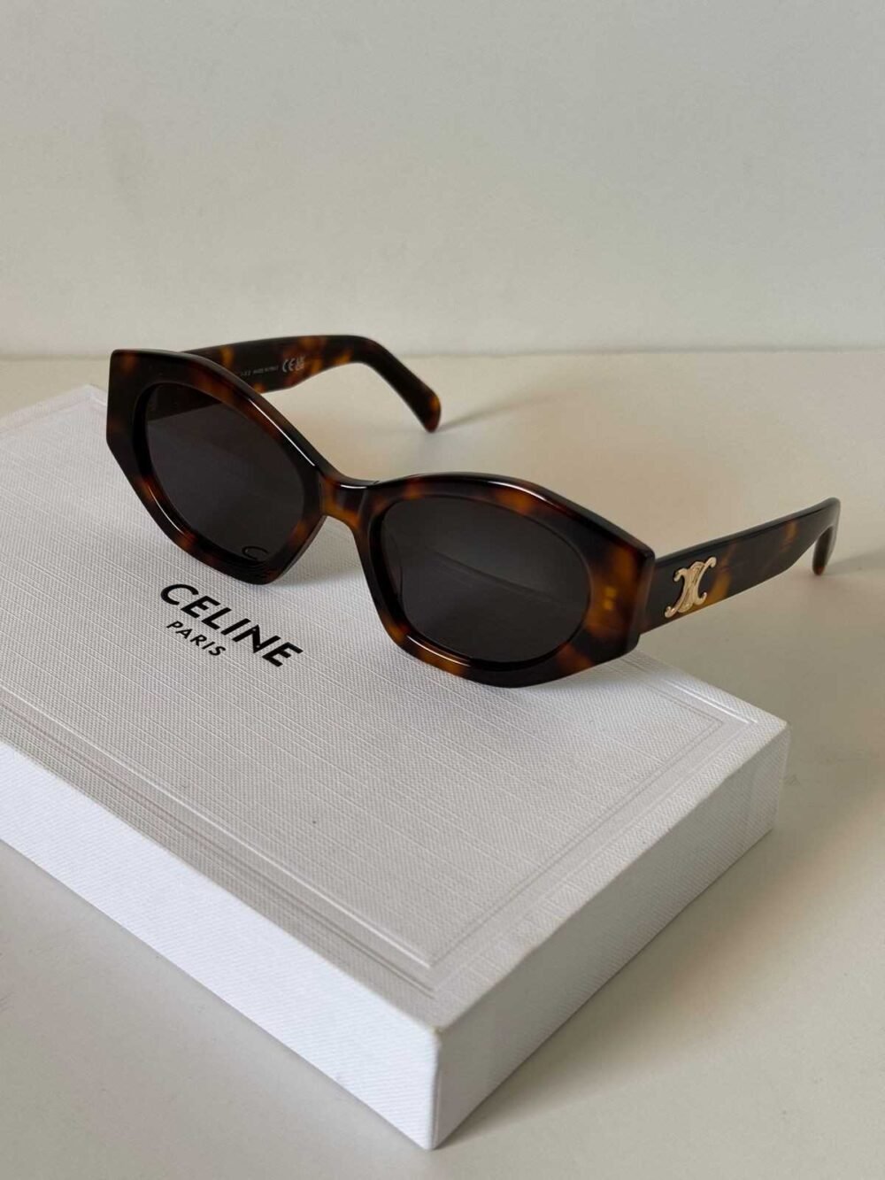 CELINE CL40238U