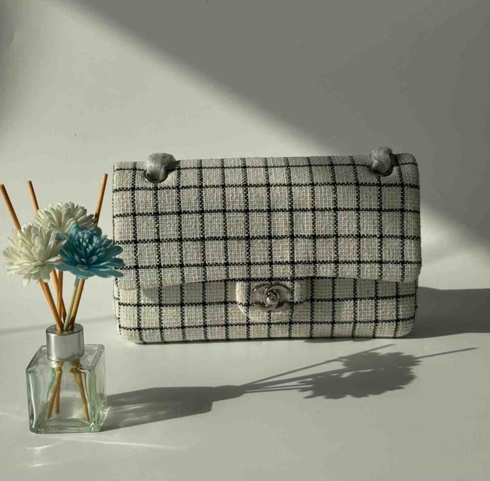 chanel medium tweed bag