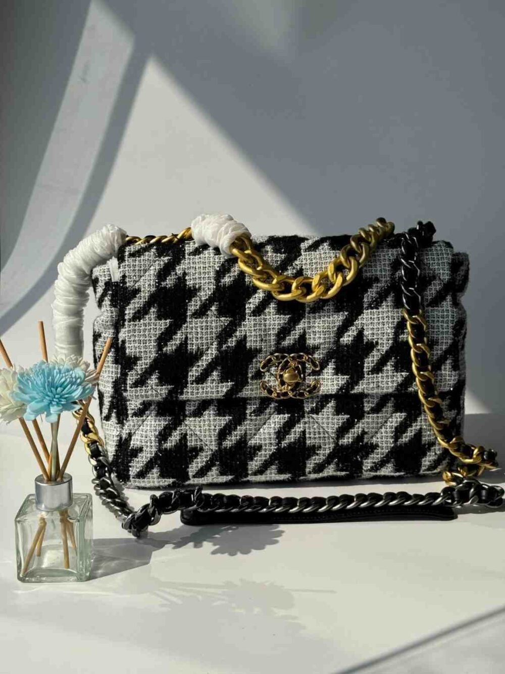 chanel medium tweed bag