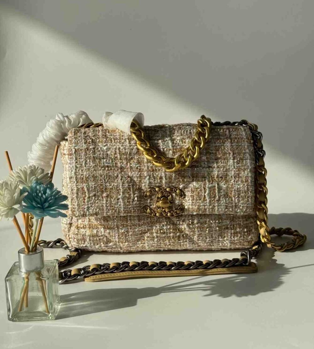 chanel medium tweed bag