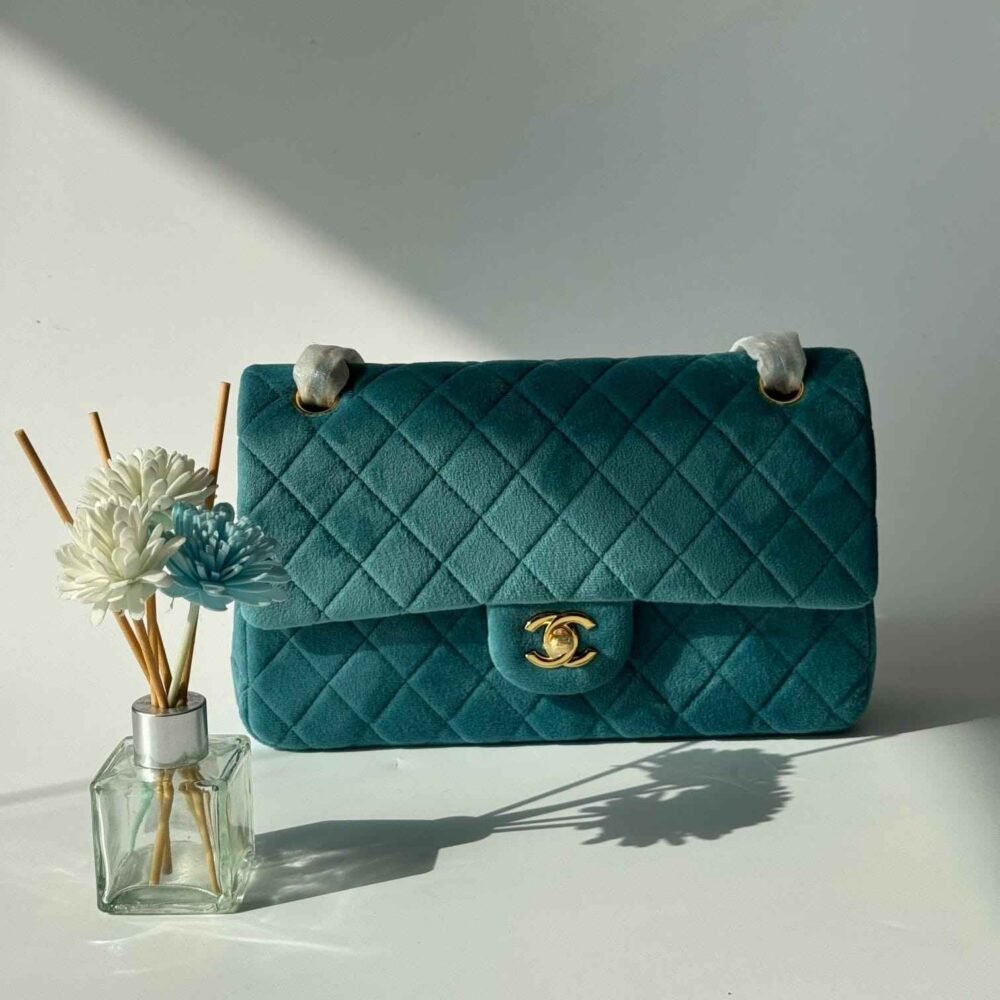 chanel medium tweed bag