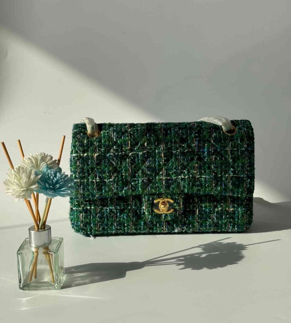 chanel medium tweed bag