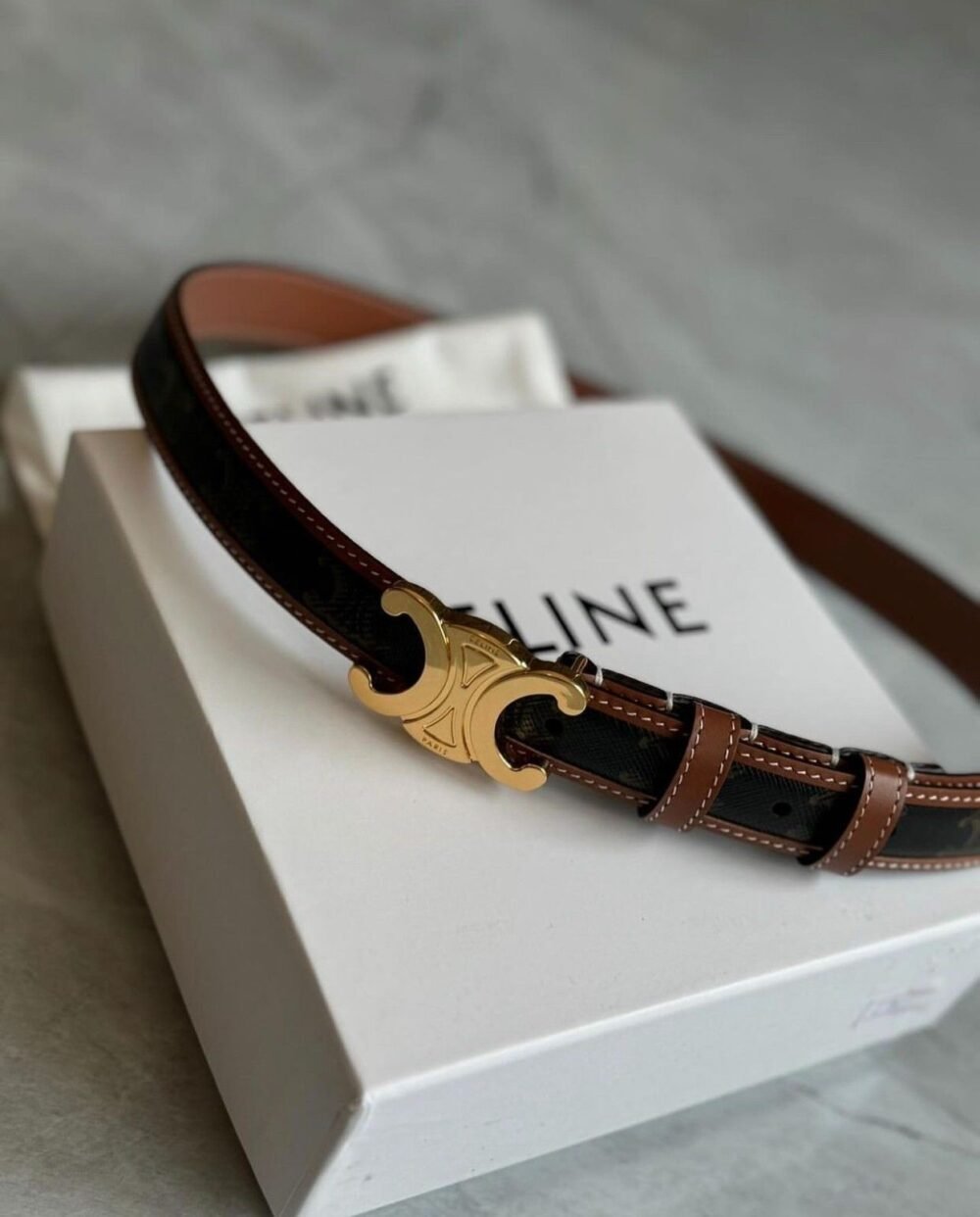 celine medium triomphe belt