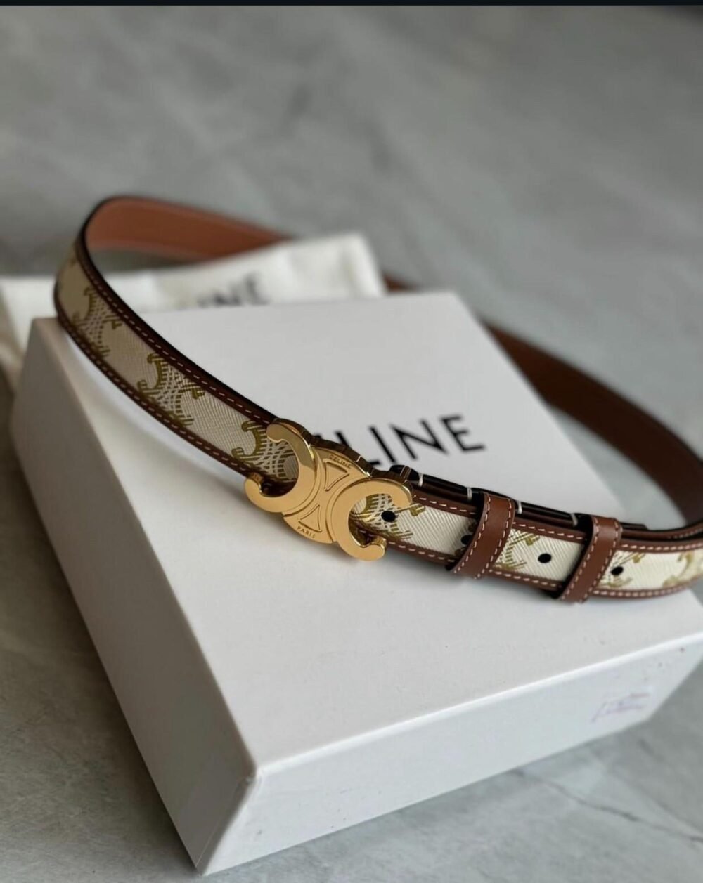 celine medium triomphe belt