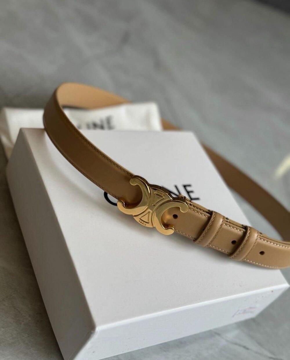 celine medium triomphe belt