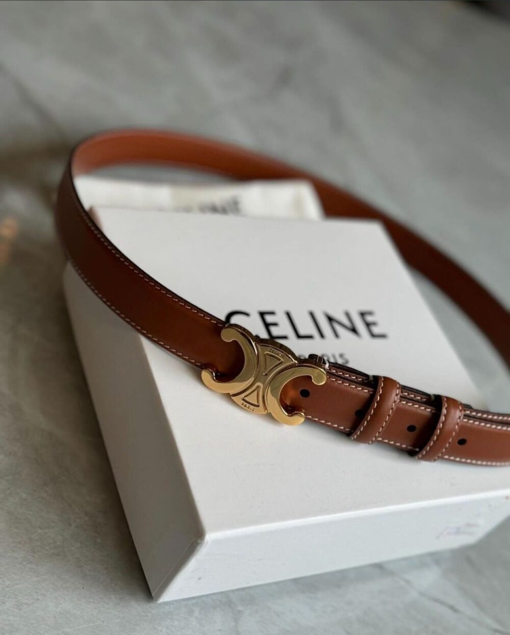 celine medium triomphe belt