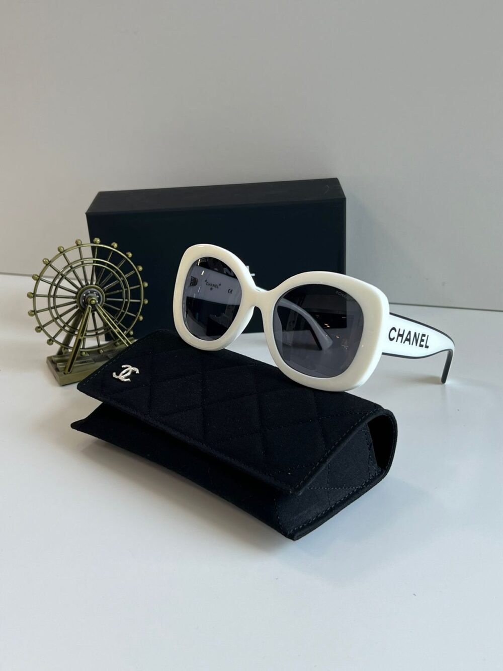 Round Sunglasses 
