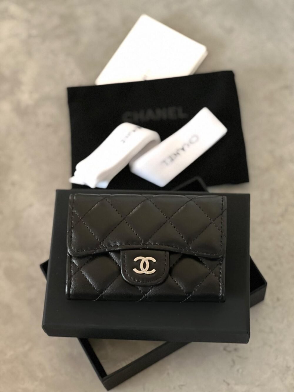 chanel classic flap card holder​