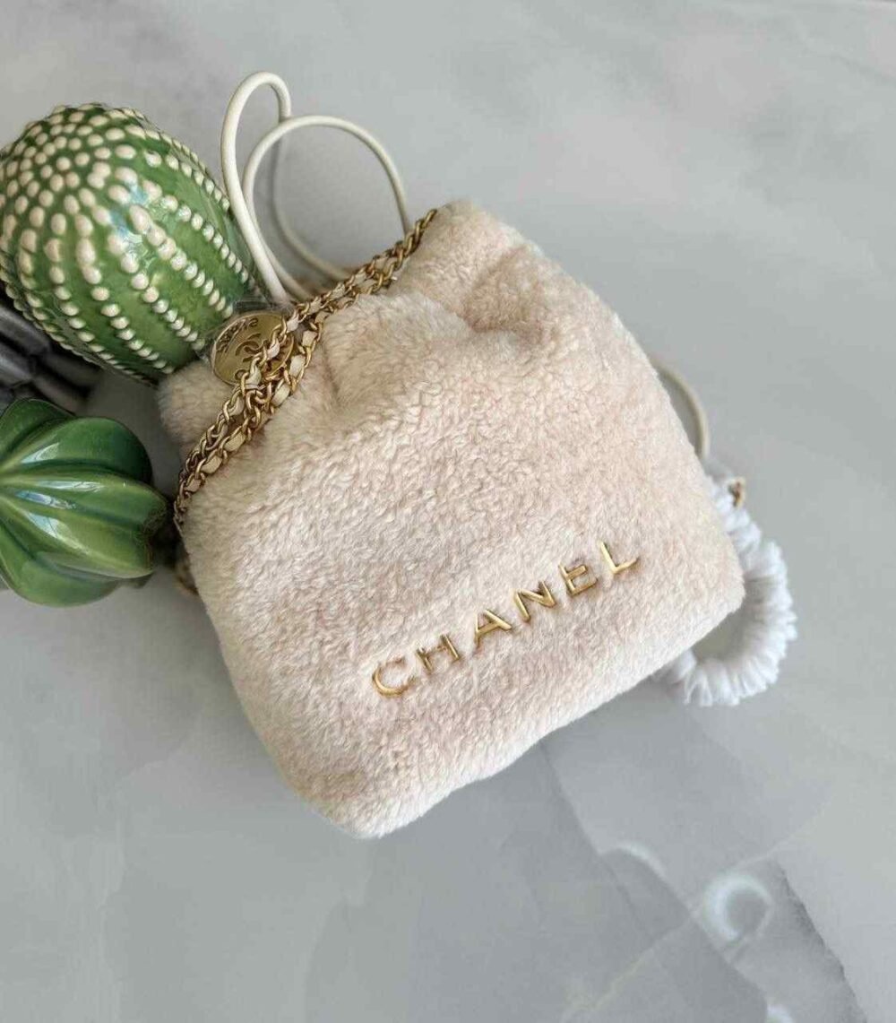 chanel 22 shearling bag