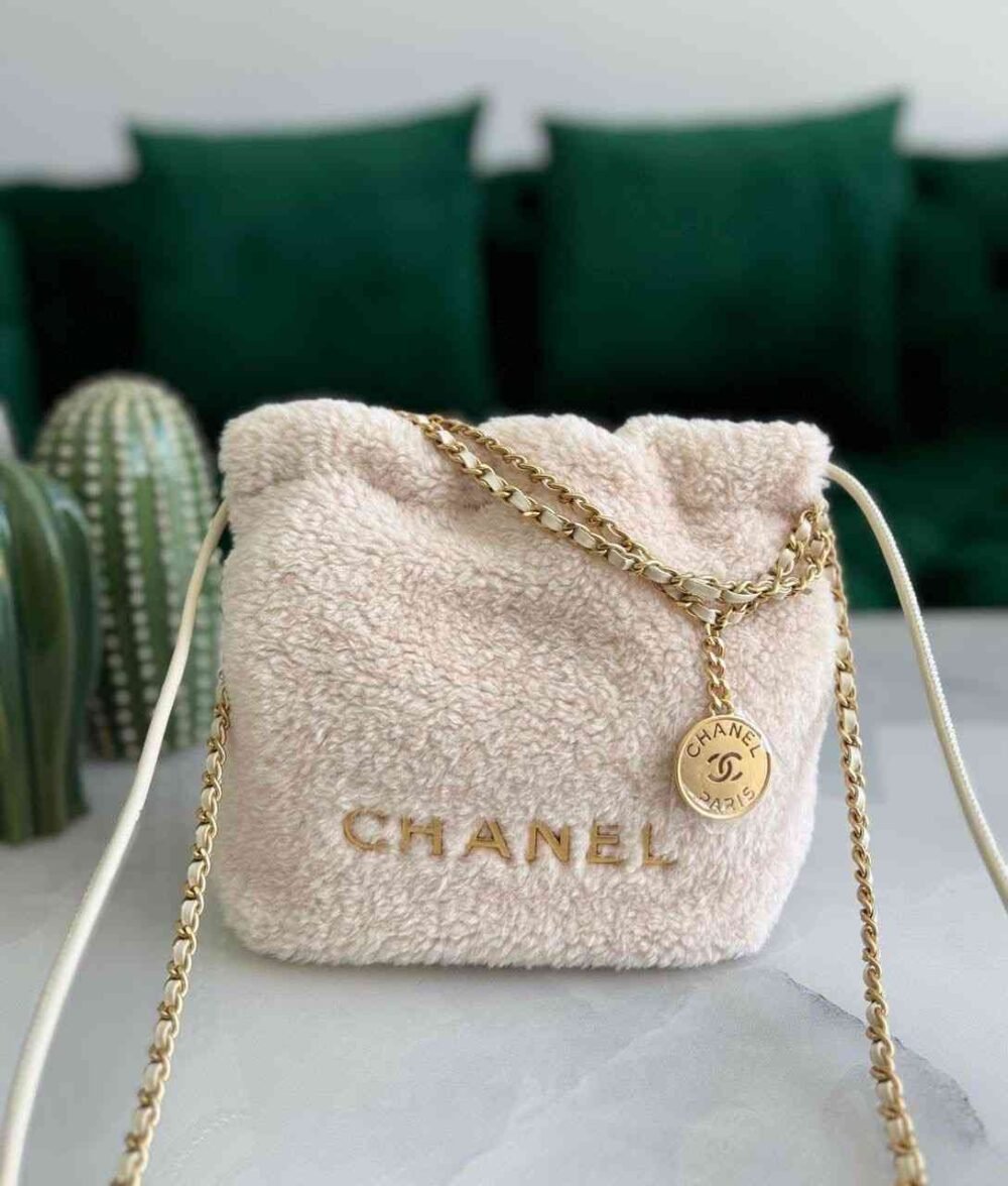 chanel 22 shearling bag