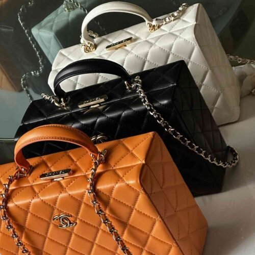 chanel box bag​