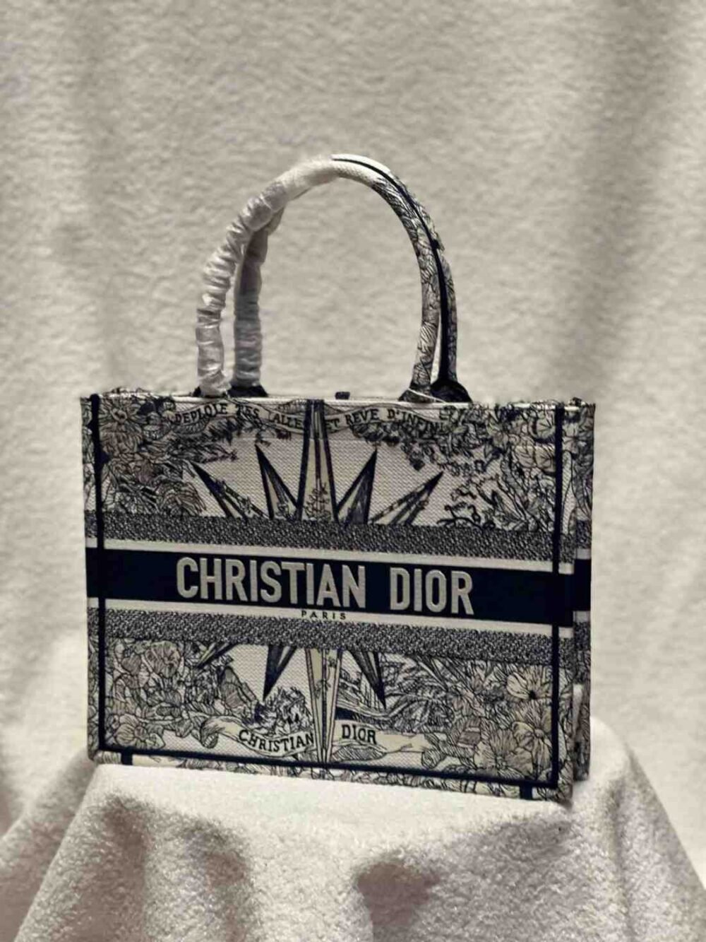 dior book tote embroidered bag​