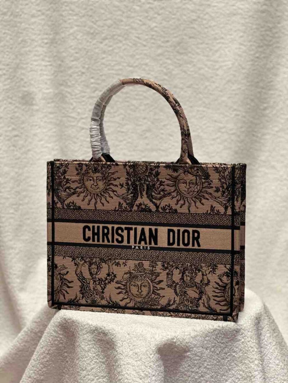dior book tote embroidered bag​
