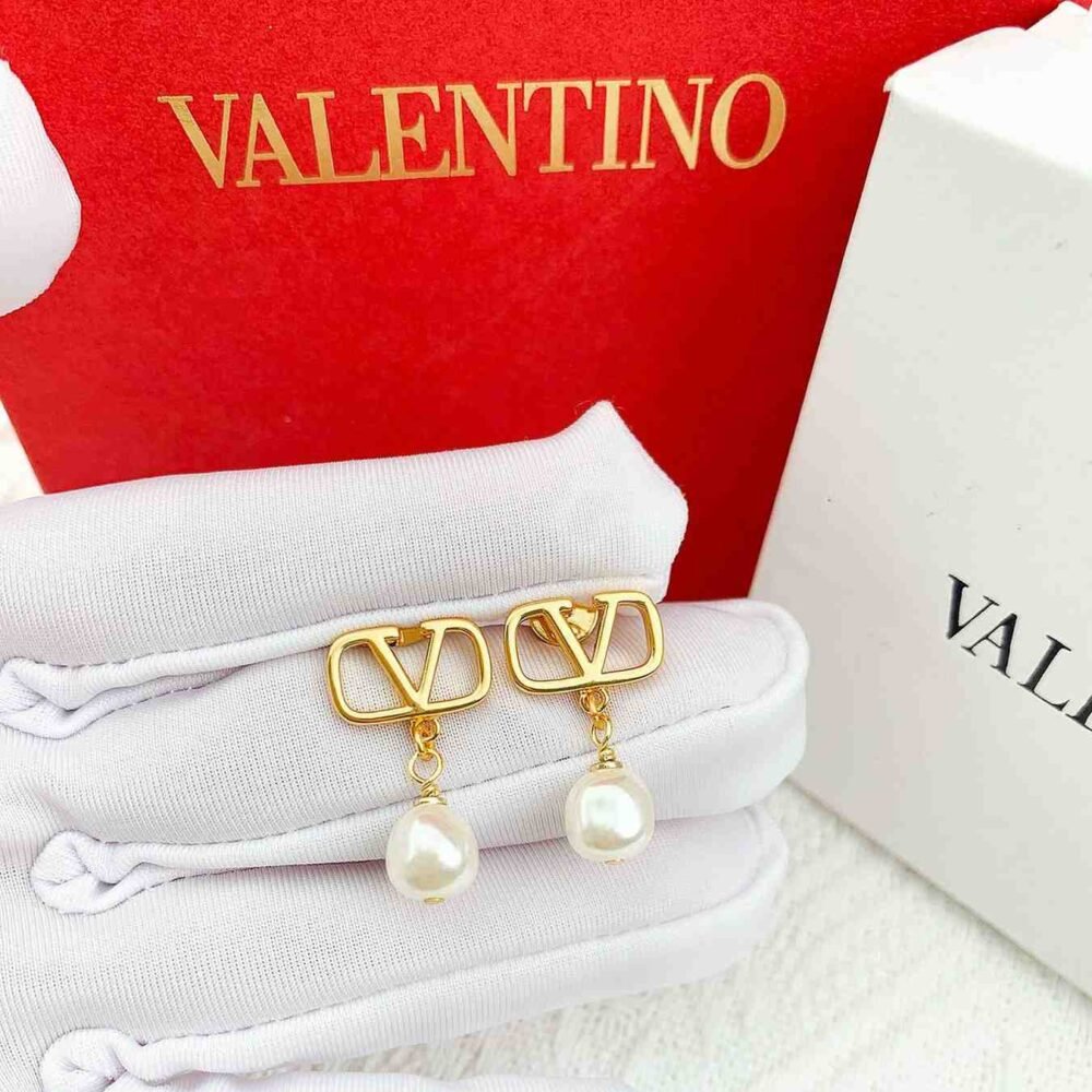 Valentino Garavani Vlogo ​Necklace & Earrings Gold