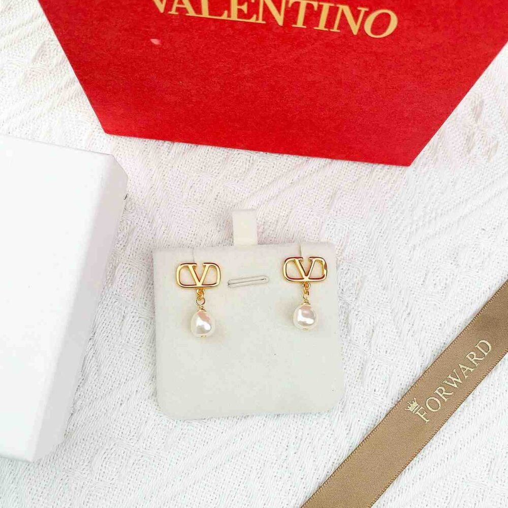 Valentino Garavani Vlogo ​Necklace & Earrings Gold
