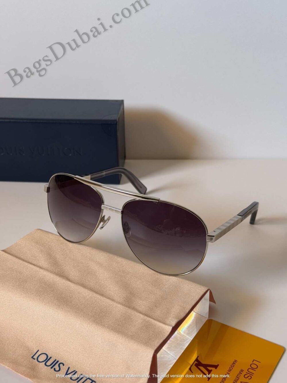 Louis Vuitton Attitude Sunglasses Pilot Aviator Grey