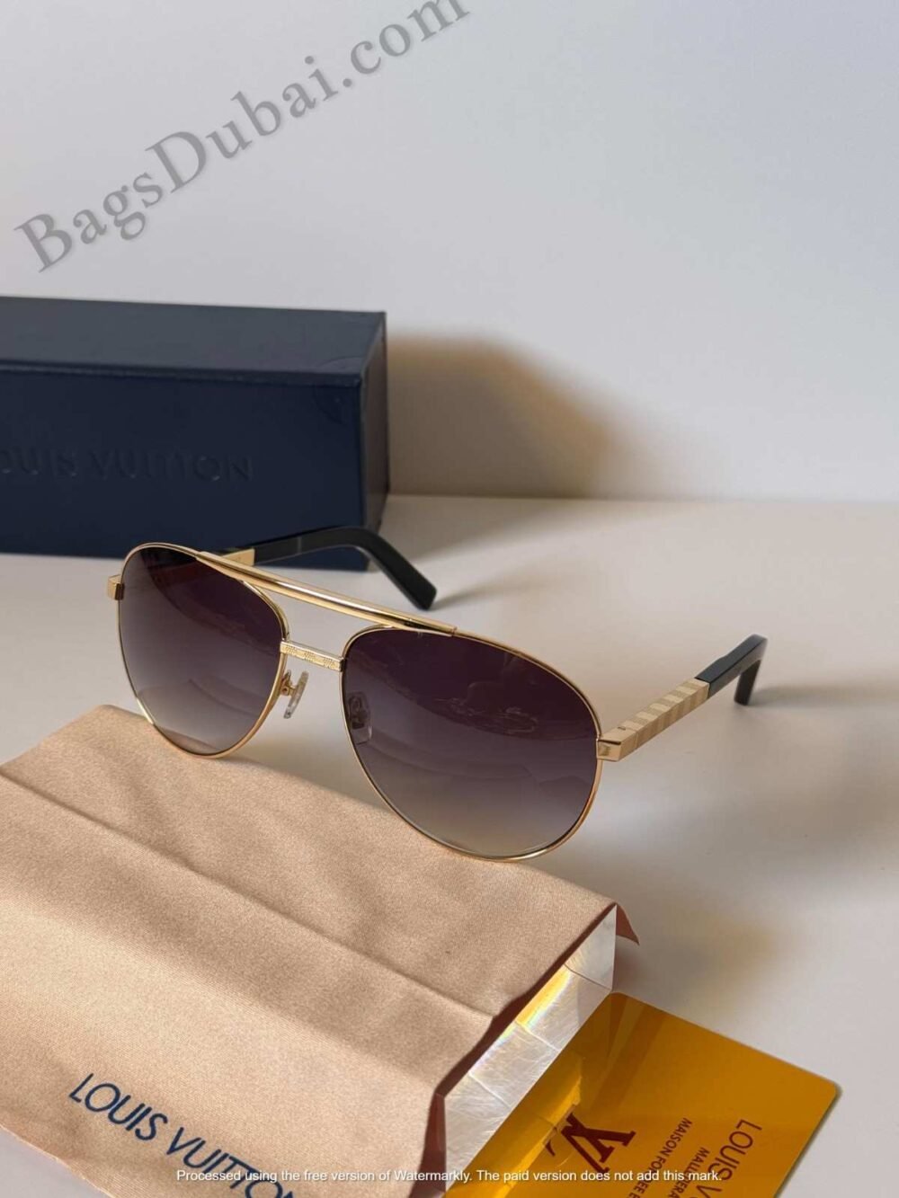Louis Vuitton Attitude Sunglasses Pilot Aviator Golden