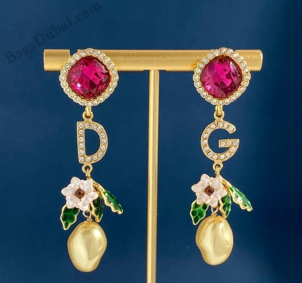 Pearl Earring Red