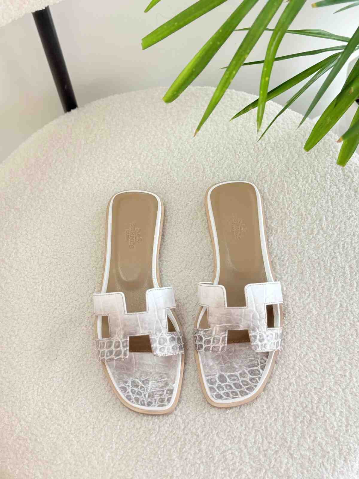 Hermes Oran Sandals Crocodile Siilver