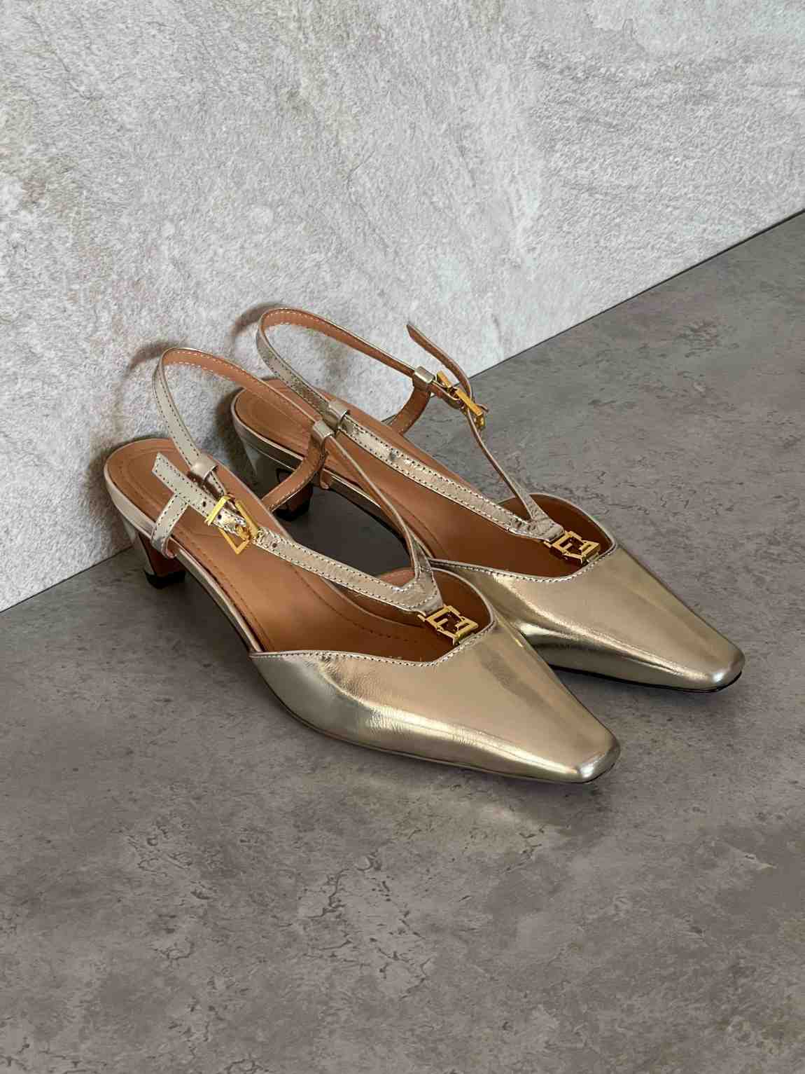 Fendi Sandals FFold Slingbacks Low-heeled Golden