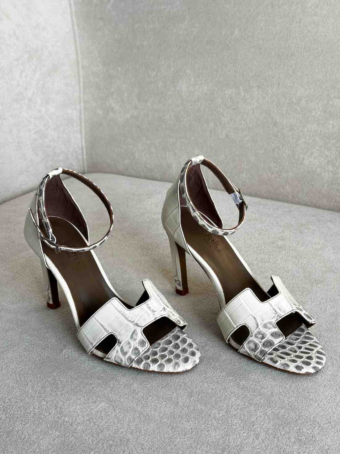 Hermes Sandals Himalaya Niloticus Crocodile White