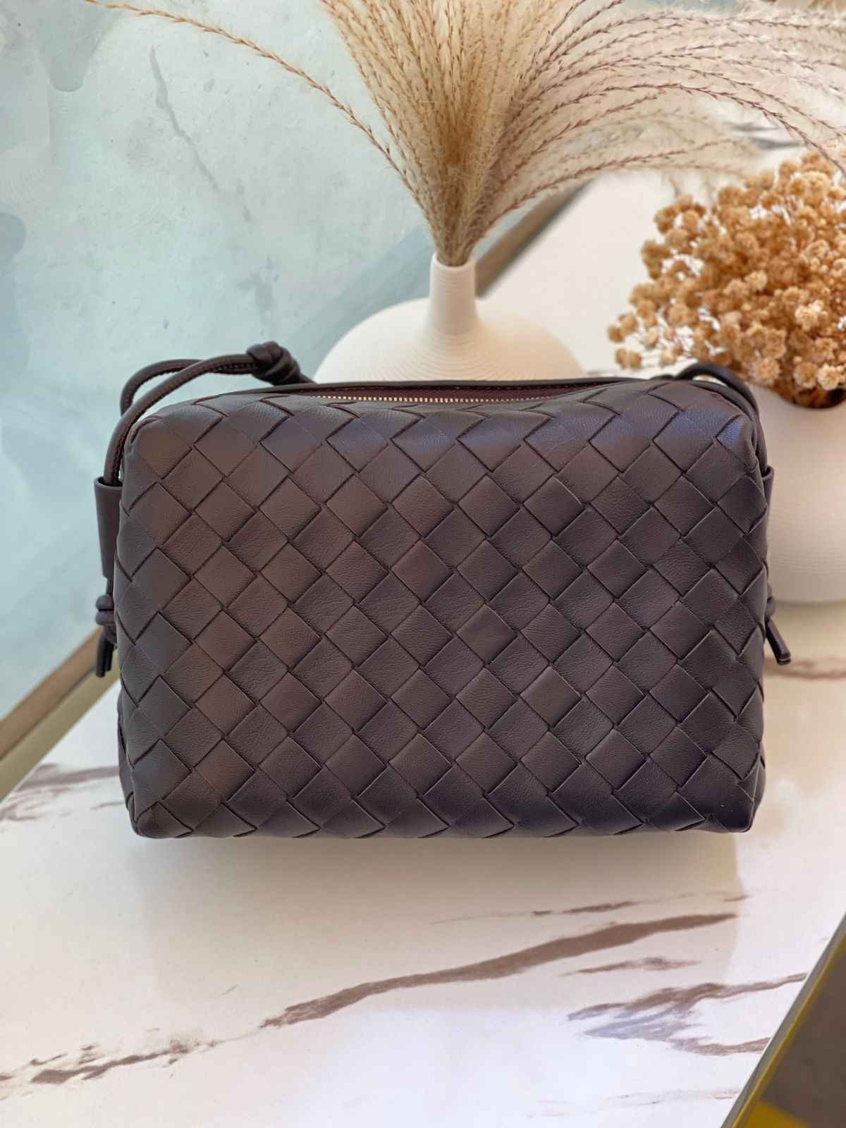 Bottega Veneta Crossbody Bag Mini Loop Camera Dark Brown